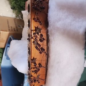 Wooden 6 votive holder with berries and stars